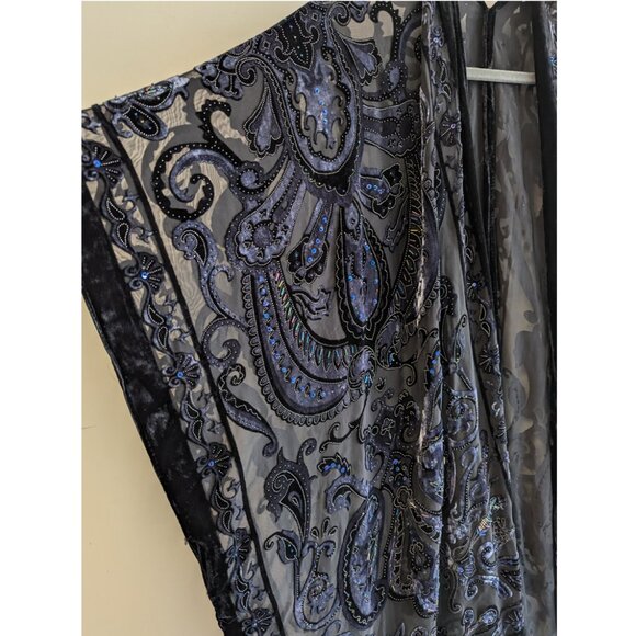 Beautiful beaded velvet burout shawl cape - Picture 2 of 10